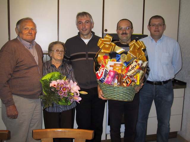 v.l.n.r.: EOBI Datler, Jubilarin Theresia Datler, OBI Kampf, V Rabl, VM Kaburek