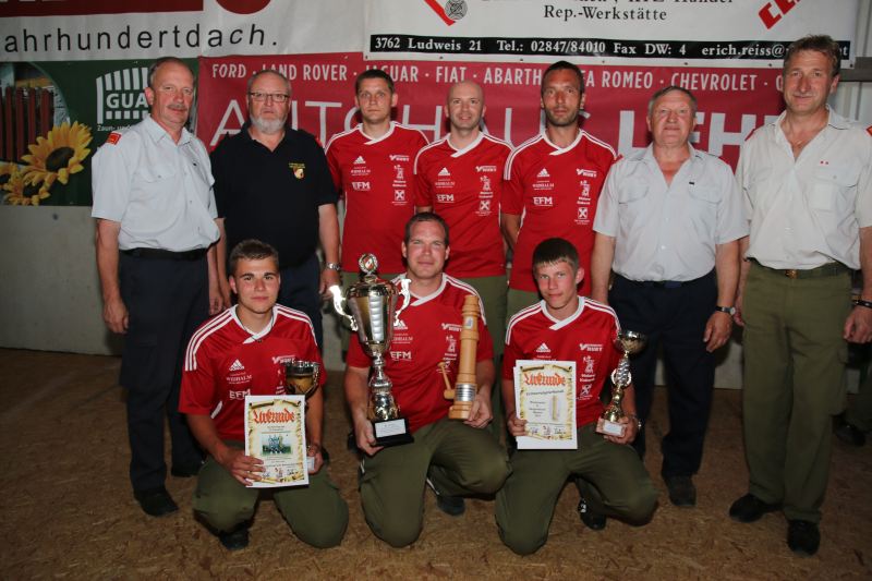  Die Bewerbsgruppe Scheideldorf mit den Bewertern OBI Josef Schumacher, EBI Günther Dietrich, EHBI Ernst Göth und BR Sigi Ganser;