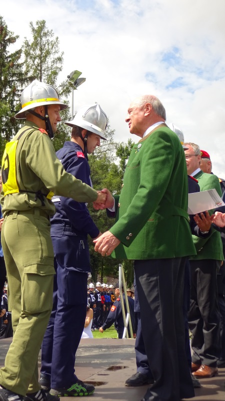 LH Pröll gratuliert
